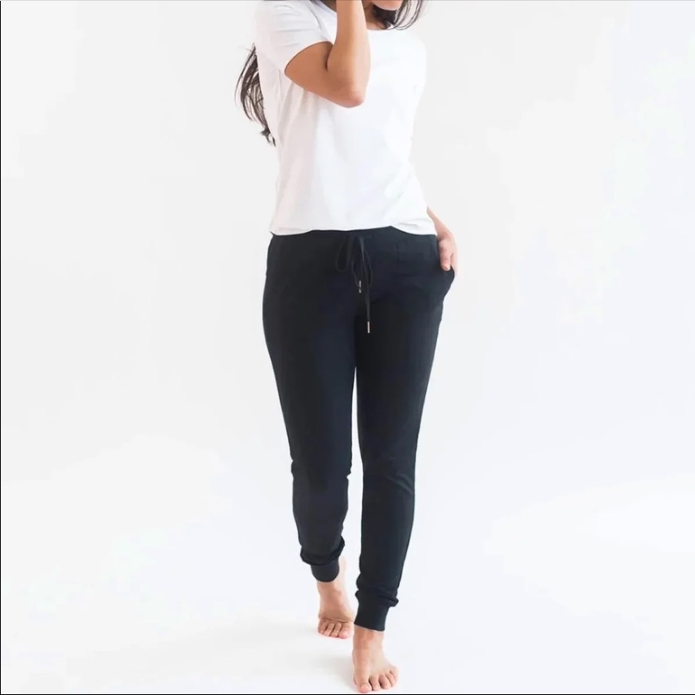 Black Unwind Jogger - Picture 3 of 11